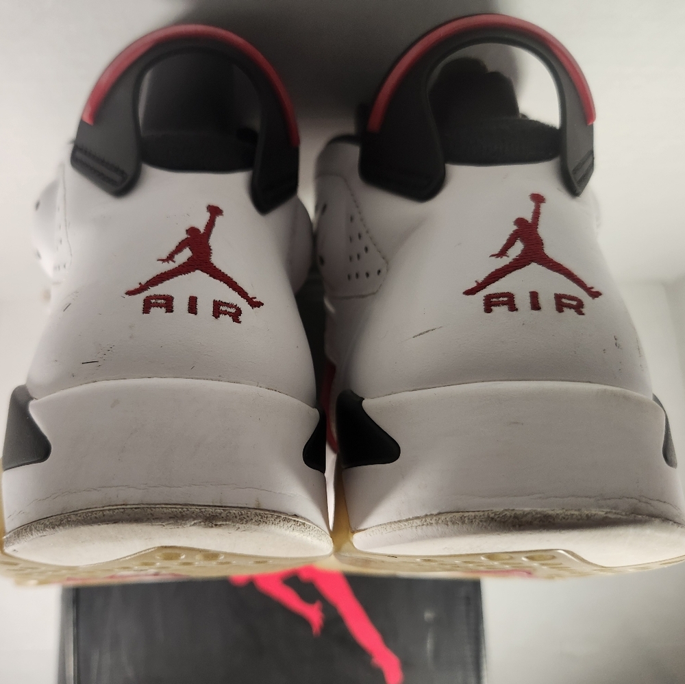Men's Air Jordan Retro 6 Carmine Sneakers - Picture 7 of 9